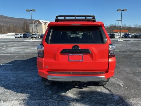 Used 2024 Toyota 4Runner TRD Off-Road Premium image 9