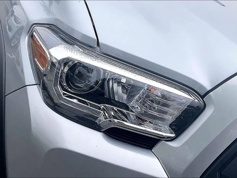 Used 2023 Toyota Tacoma TRD Off-Road image 29