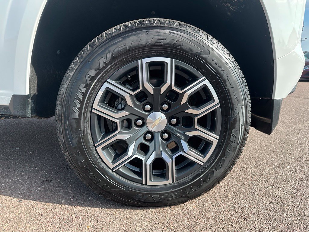 Used 2023 Chevrolet Colorado LT w/ LT Convenience Package III AWD/4WD image 38