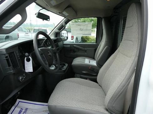 New 2025 GMC Savana 2500 Work Van w/ Driver Convenience Package image 34