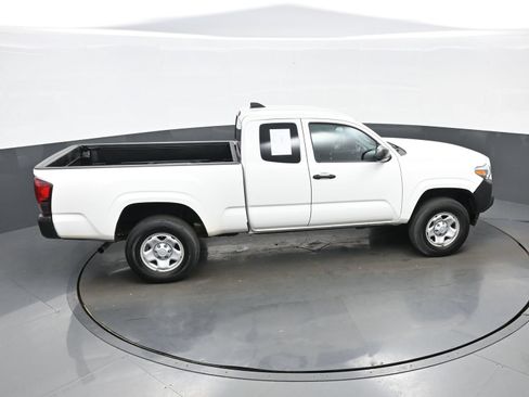 Used 2022 Toyota Tacoma SR AWD/4WD image 40