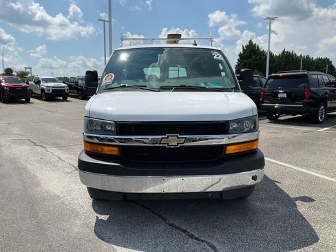 Used 2022 Chevrolet Express 2500 w/ Driver Convenience Package RWD image 2