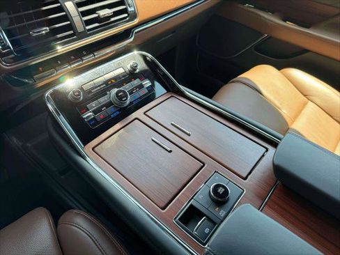 Certified 2024 Lincoln Navigator Reserve AWD/4WD image 31