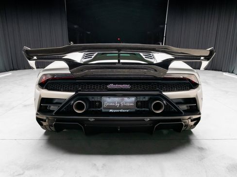 Used 2021 Lamborghini Huracan EVO RWD image 13