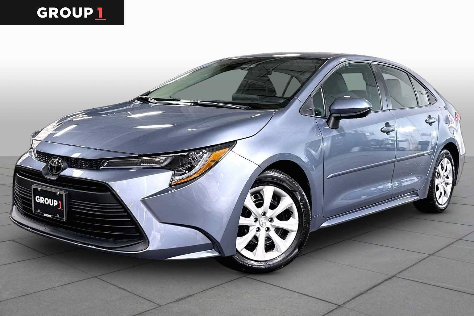 Certified 2025 Toyota Corolla LE FWD image 1
