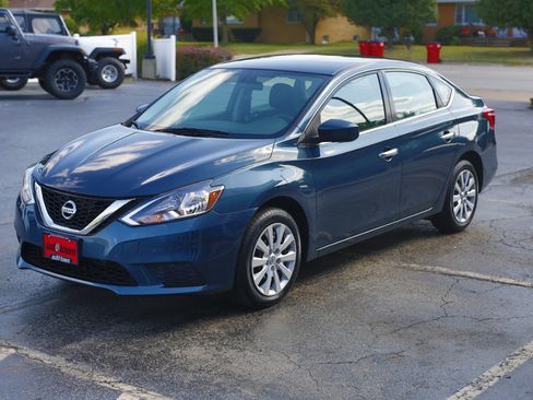 Used 2017 Nissan Sentra SR image 3