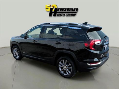 Used 2024 GMC Terrain SLT image 3