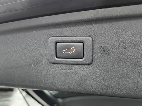 Used 2019 Subaru Outback 2.5i Touring image 24