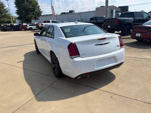 Used 2023 Chrysler 300 S RWD image 8