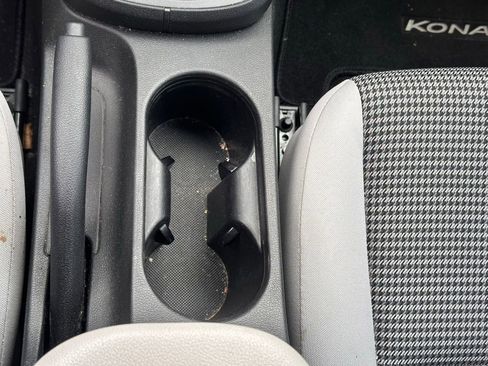 Used 2022 Hyundai Kona SE w/ Cargo Package image 29