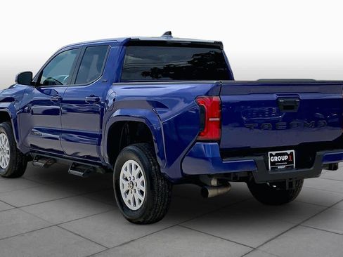 Used 2025 Toyota Tacoma SR5 RWD image 12