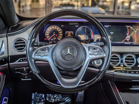 Used 2018 Mercedes-Benz S 560 4MATIC Sedan image 31