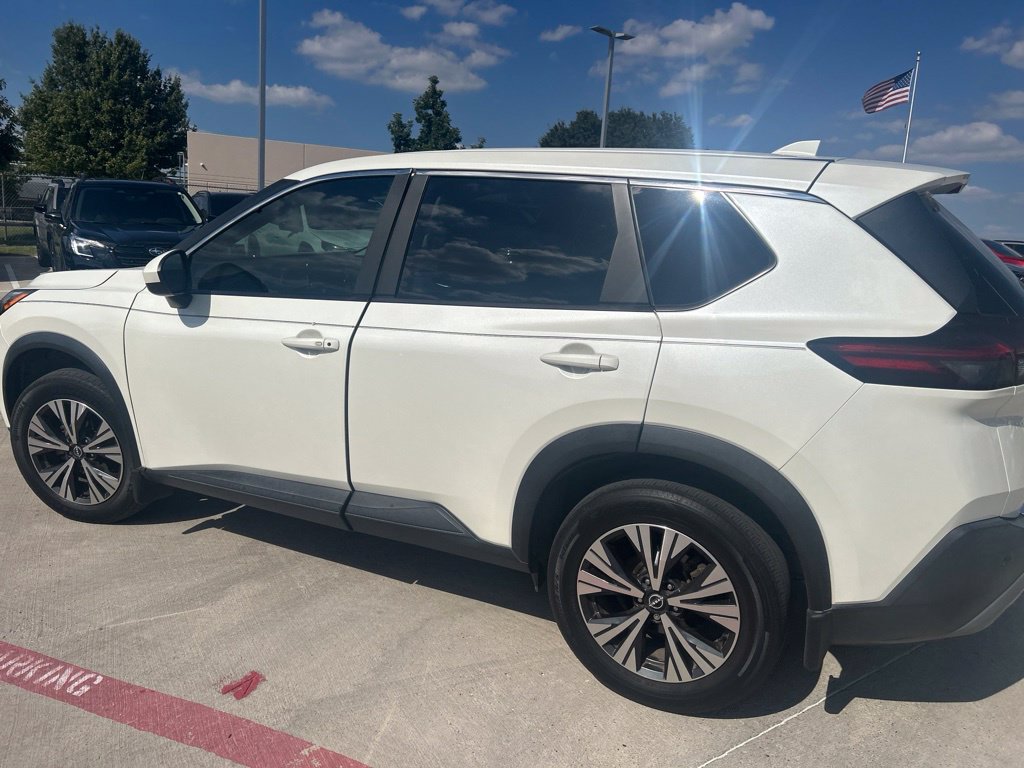 Used 2023 Nissan Rogue SV FWD image 4