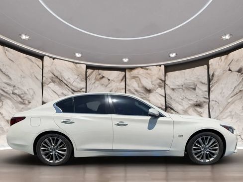 Used 2019 INFINITI Q50 Luxe w/ Essential Package (3.0T Luxe) RWD image 4