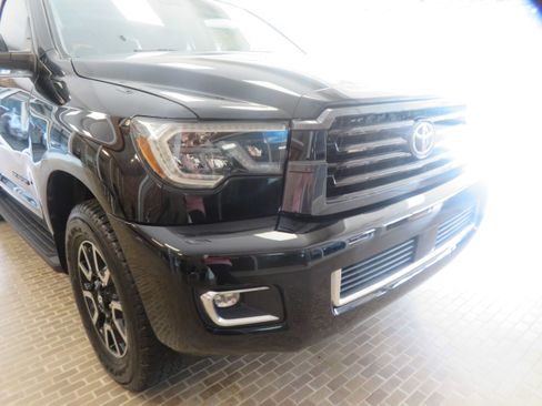 Used 2018 Toyota Sequoia TRD Sport AWD/4WD image 77
