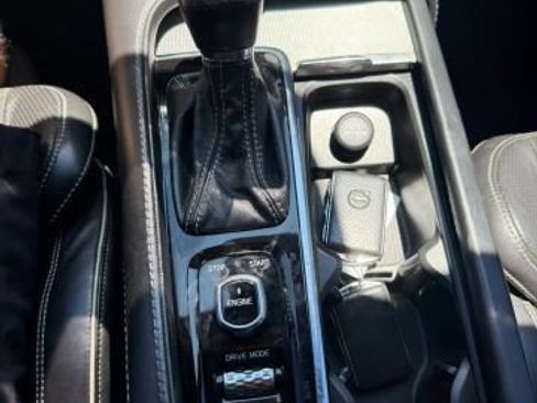 Used 2017 Volvo XC90 T6 R-Design AWD/4WD image 25