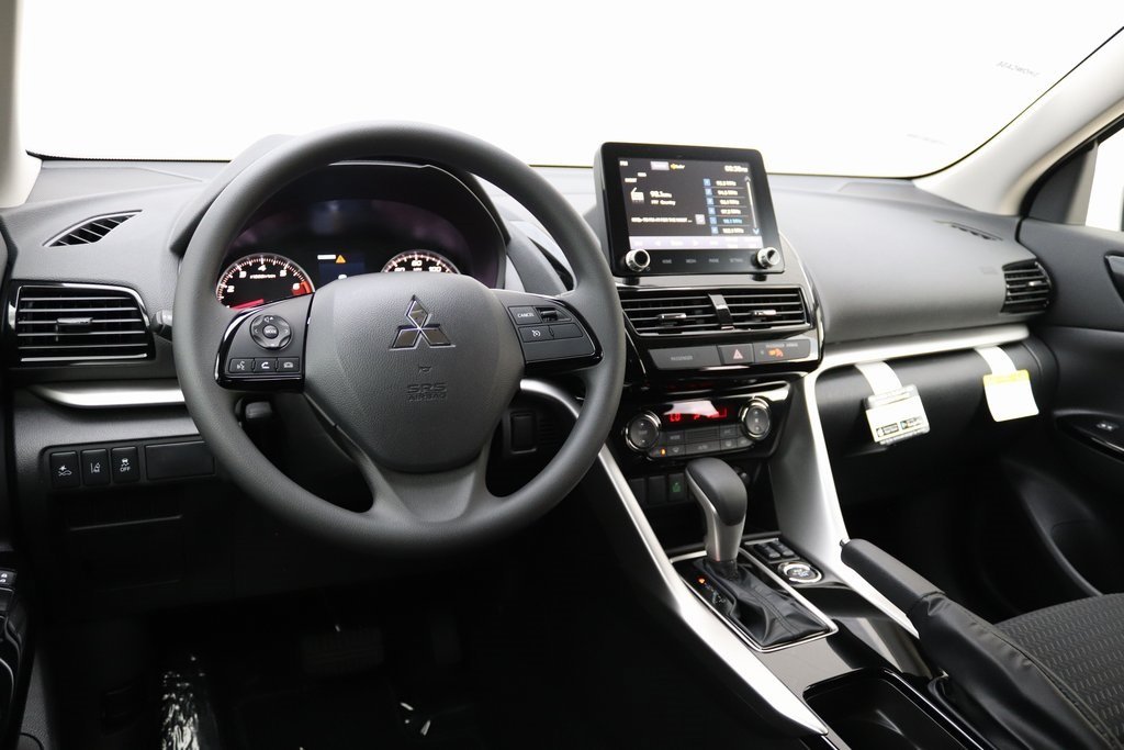 New 2026 Mitsubishi Eclipse Cross LE AWD/4WD image 3
