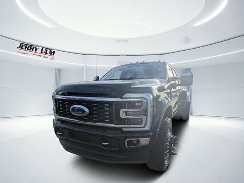 Used 2024 Ford F450 Platinum w/ FX4 Off-Road Package image 6
