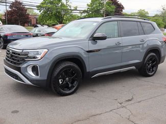 Used 2025 Volkswagen Atlas Peak Edition SE AWD/4WD video 1