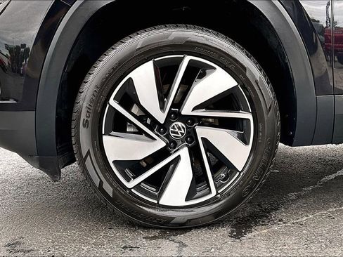 Used 2024 Volkswagen Atlas SE image 34