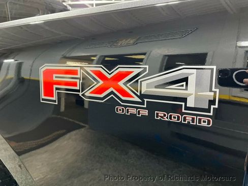 Used 2026 Ford F250 Platinum w/ FX4 Off-Road Package image 8