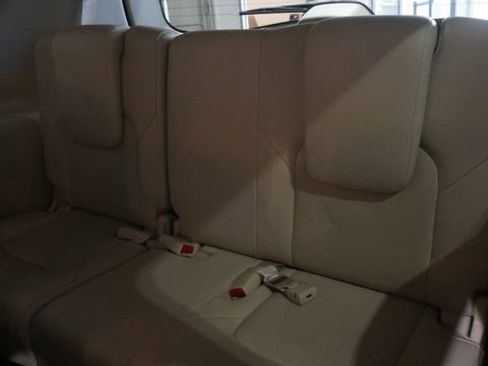 Used 2016 INFINITI QX80 4WD w/ Driver's Assistance Package image 19