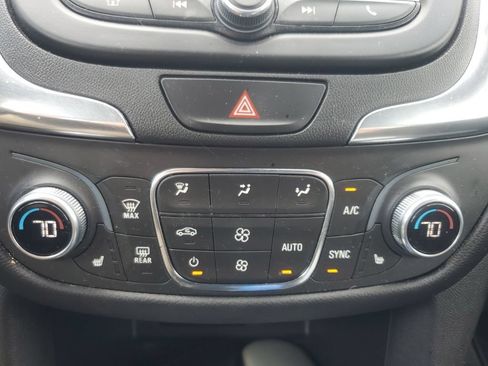 Used 2021 Chevrolet Equinox LT AWD/4WD image 16