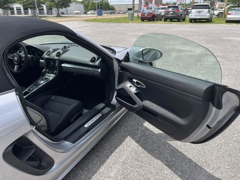 Used 2025 Porsche 718 Boxster GTS RWD image 13