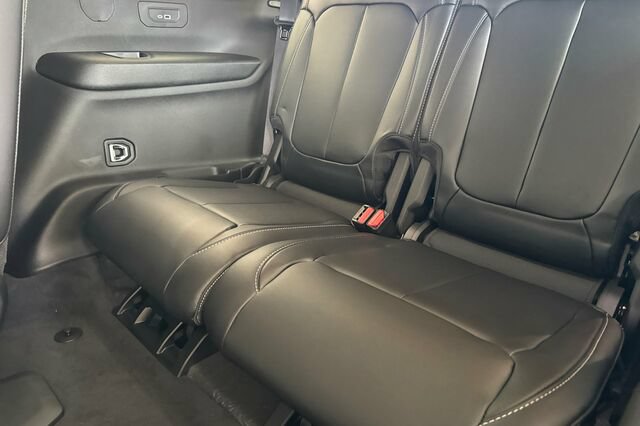 New 2026 Jeep Grand Cherokee L Limited AWD/4WD image 12