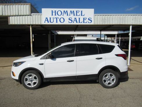 Used 2019 Ford Escape S image 3