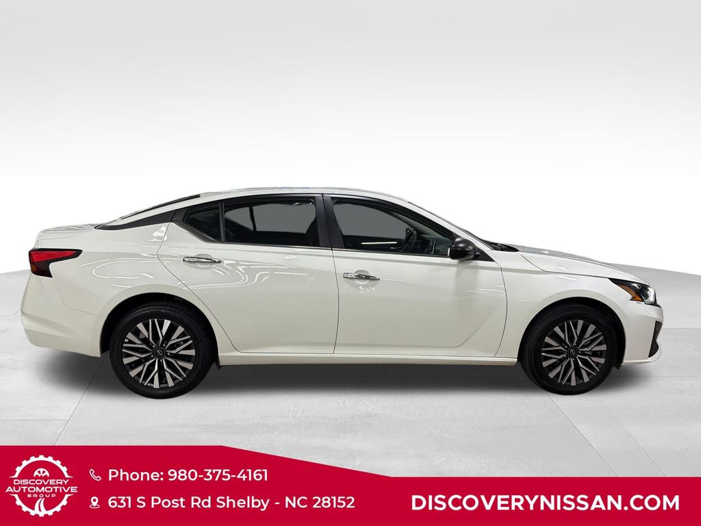 Certified 2025 Nissan Altima 2.5 SV AWD/4WD image 5