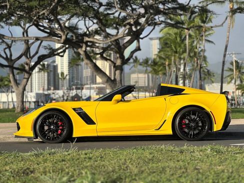 Used 2015 Chevrolet Corvette Z06 w/ 3LZ Preferred Equipment Group image 2