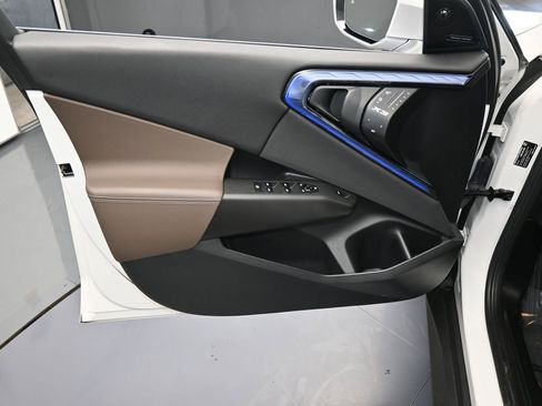 Used 2025 BMW X3 xDrive30i w/ M Sport Package image 12