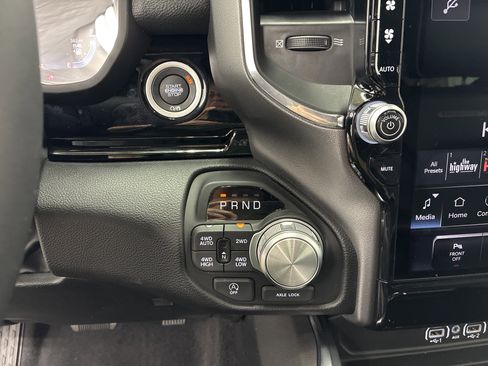 Certified 2025 RAM 1500 Laramie w/ Advanced Safety Group II AWD/4WD image 22