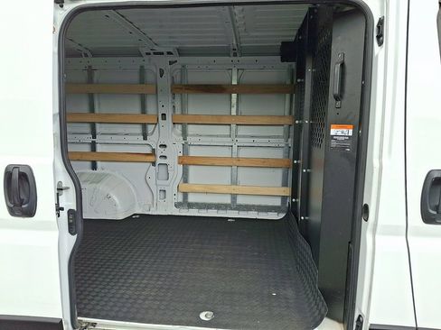 Used 2025 RAM ProMaster 2500 w/ U-Haul Equipment Group FWD image 10