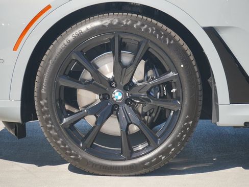 Used 2026 BMW X7 xDrive40i w/ M Sport Package image 5