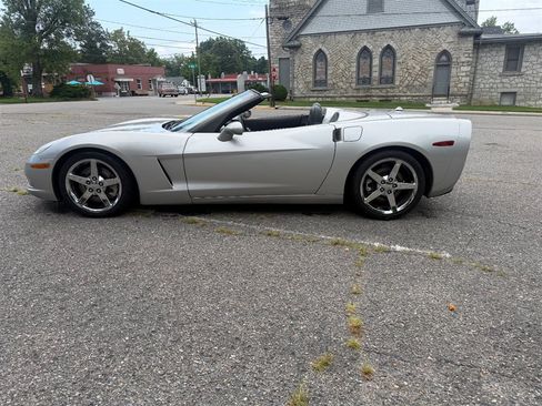 Used 2005 Chevrolet Corvette Convertible w/ Preferred Equipment Group RWD image 23