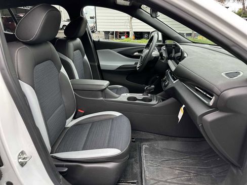 Certified 2024 Buick Envista Preferred w/ Convenience II Package image 19