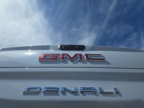 Used 2026 GMC Sierra 1500 Denali w/ Technology Package AWD/4WD image 10