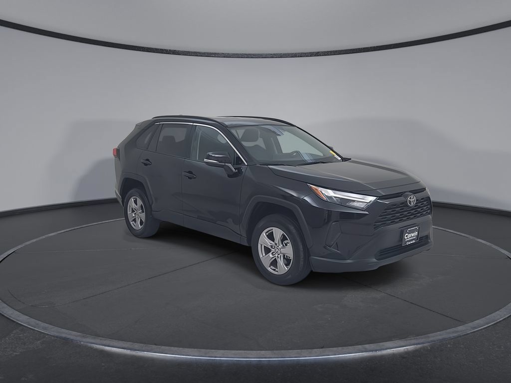 Used 2025 Toyota RAV4 XLE AWD/4WD image 3