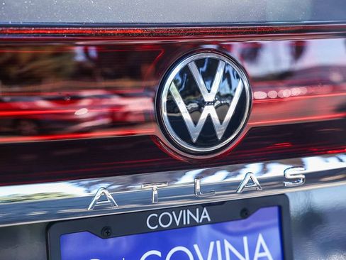 New 2026 Volkswagen Atlas SE image 11