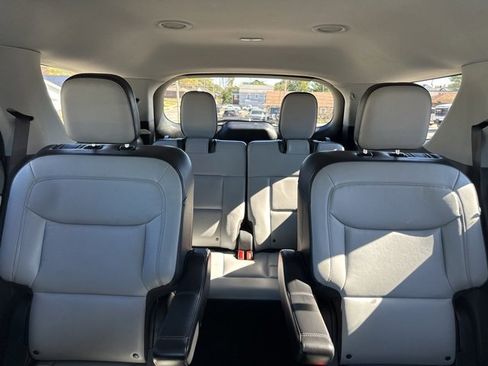 Used 2021 Ford Explorer XLT w/ Equipment Group 202A image 30
