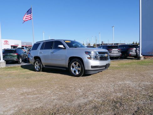 Used 2016 Chevrolet Tahoe LT image 2