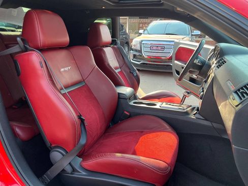 Used 2014 Dodge Challenger SRT8 w/ Harman/Kardon Audio Group image 17