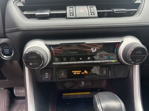 Used 2019 Toyota RAV4 Limited w/ Advanced Technology Package image 17