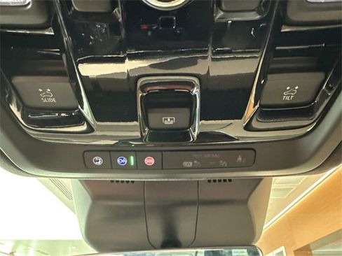 Used 2025 Cadillac Escalade V image 23