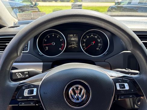 Used 2015 Volkswagen Jetta SE FWD image 19