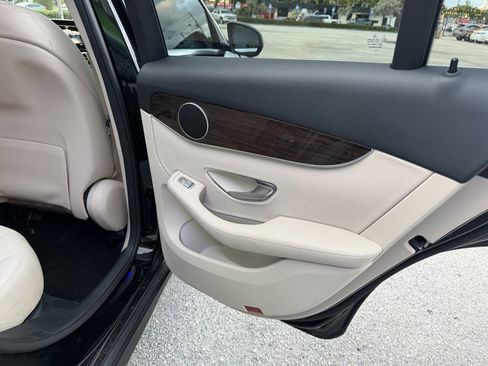 Used 2016 Mercedes-Benz GLC 300 image 25