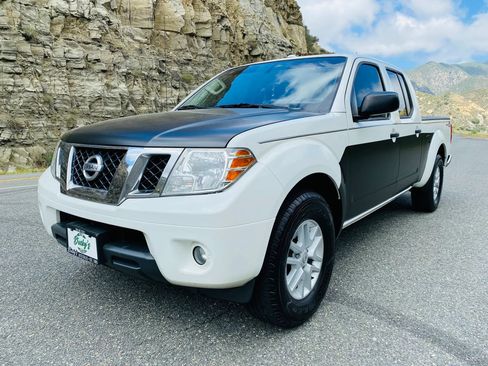 Used 2018 Nissan Frontier SV RWD image 9