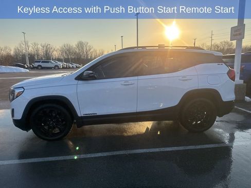 Used 2020 GMC Terrain SLE w/ Driver Convenience Package image 4